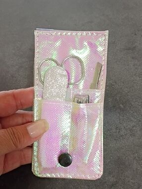 Iridescent Pink Manicure Set